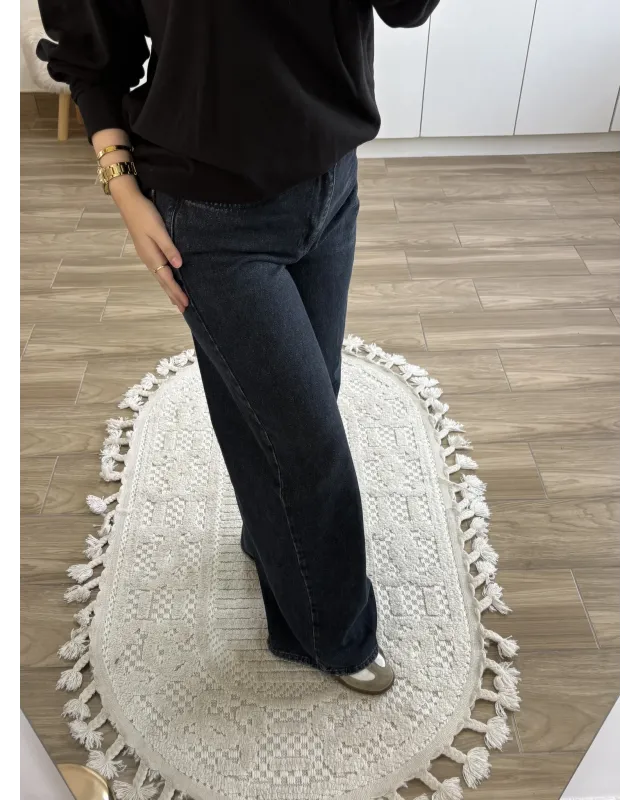 Dark Blue Wide-Leg Jeans