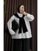 قميص ابيض بربطة سوداء