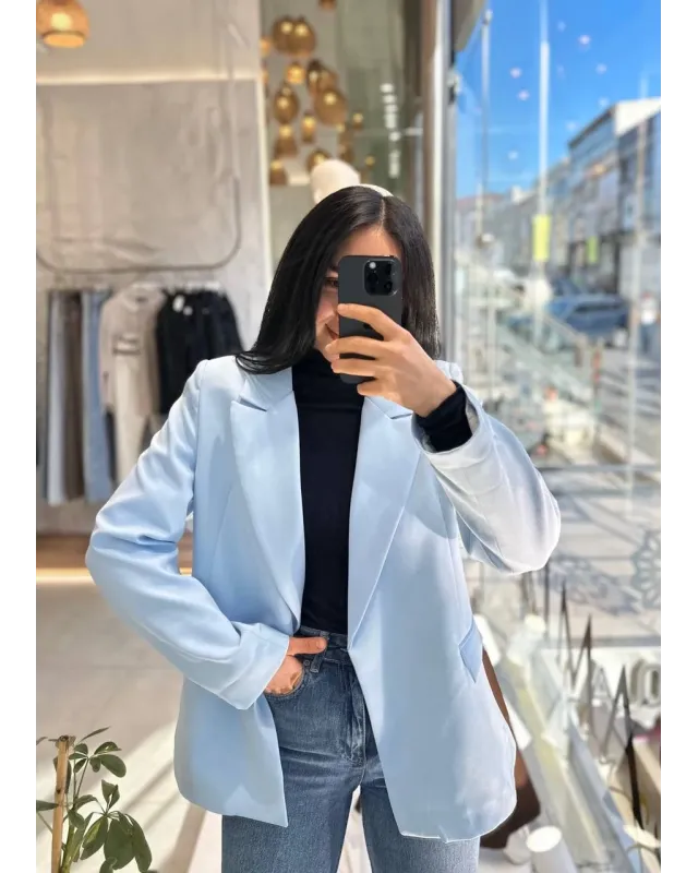بليزر مبطن ازرق باكمام مقلمة